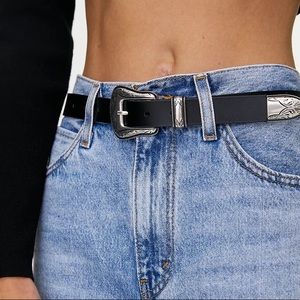❤️ SALE ❤️ Skinny western belt Sunday best aritzia